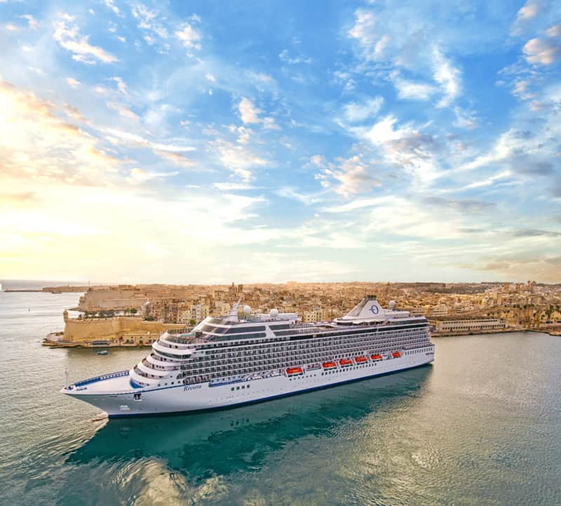 Large ship cruises with inflight Travel